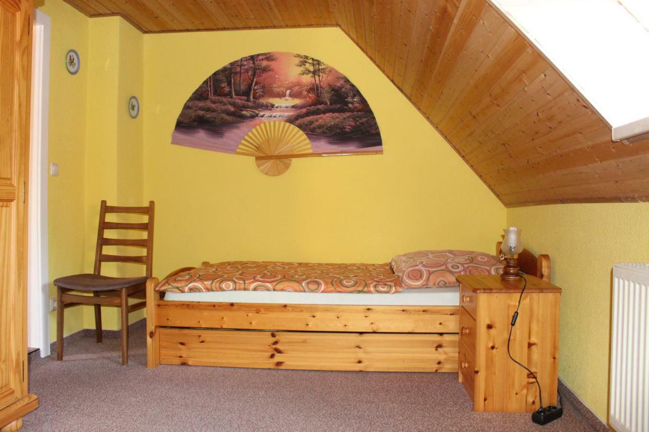 Ferienwohnung "An Der St. Ludmila" Crostwitz Exteriör bild