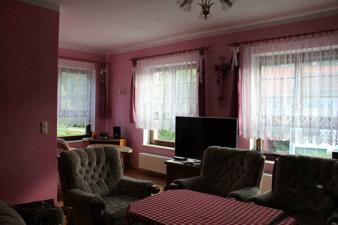 Ferienwohnung "An Der St. Ludmila" Crostwitz Exteriör bild