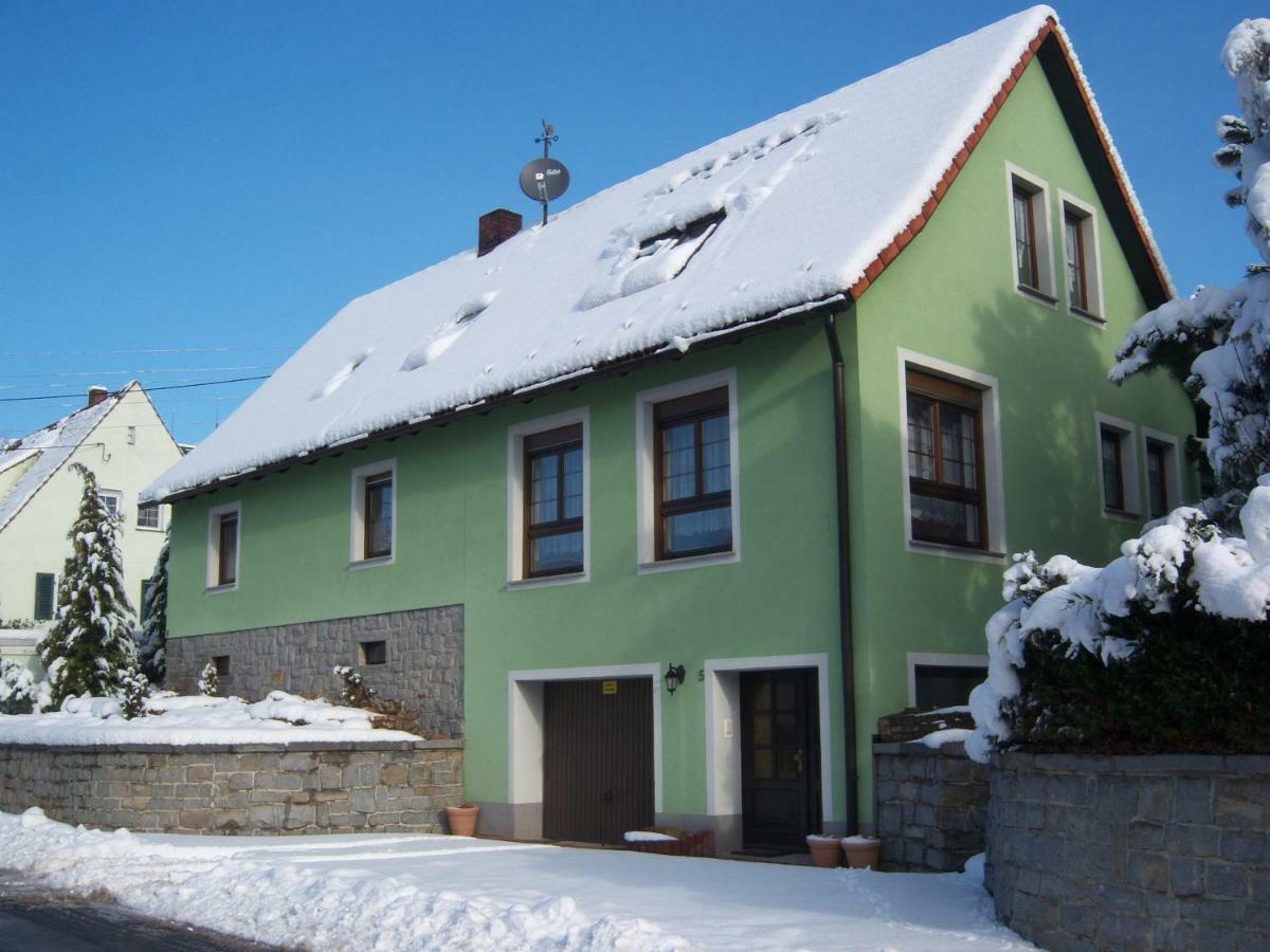 Ferienwohnung "An Der St. Ludmila" Crostwitz Exteriör bild